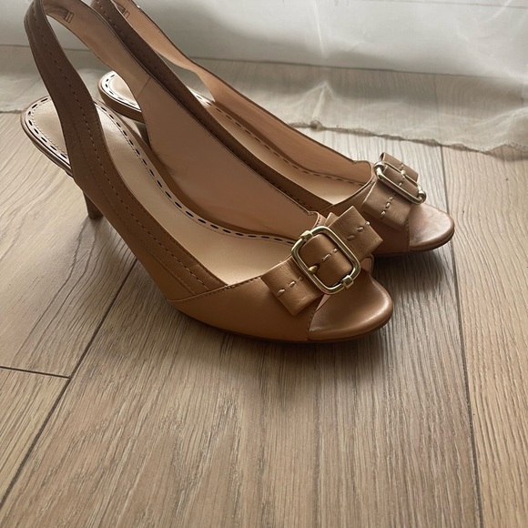 Coach Miranda Kitten Heel size 7.5 - Picture 2 of 6